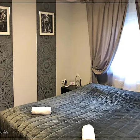 Apartment Csi - Pet Apartman Kehidakustany