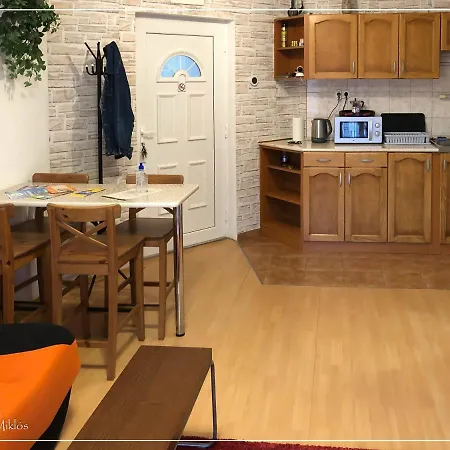 Csi - Pet Apartman Apartment Kehidakustany